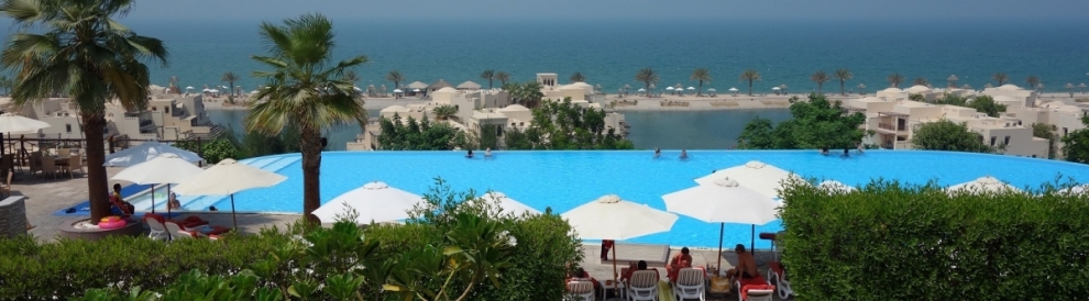 Ras Al Khaimah Panorama Cove Rotana (Alexander Mirschel)  Copyright 
Infos zur Lizenz unter 'Bildquellennachweis'